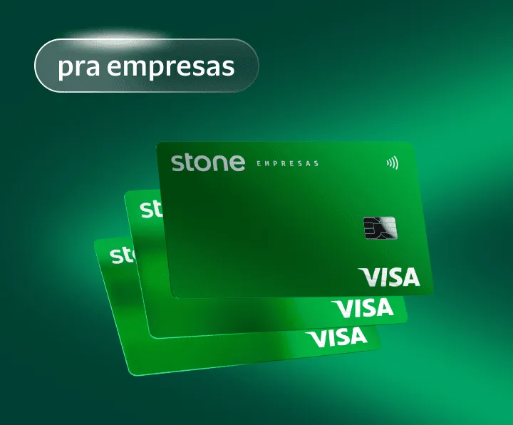 Foto do cartão Stone de frente em um fundo verde com o texto "Pra empresas"